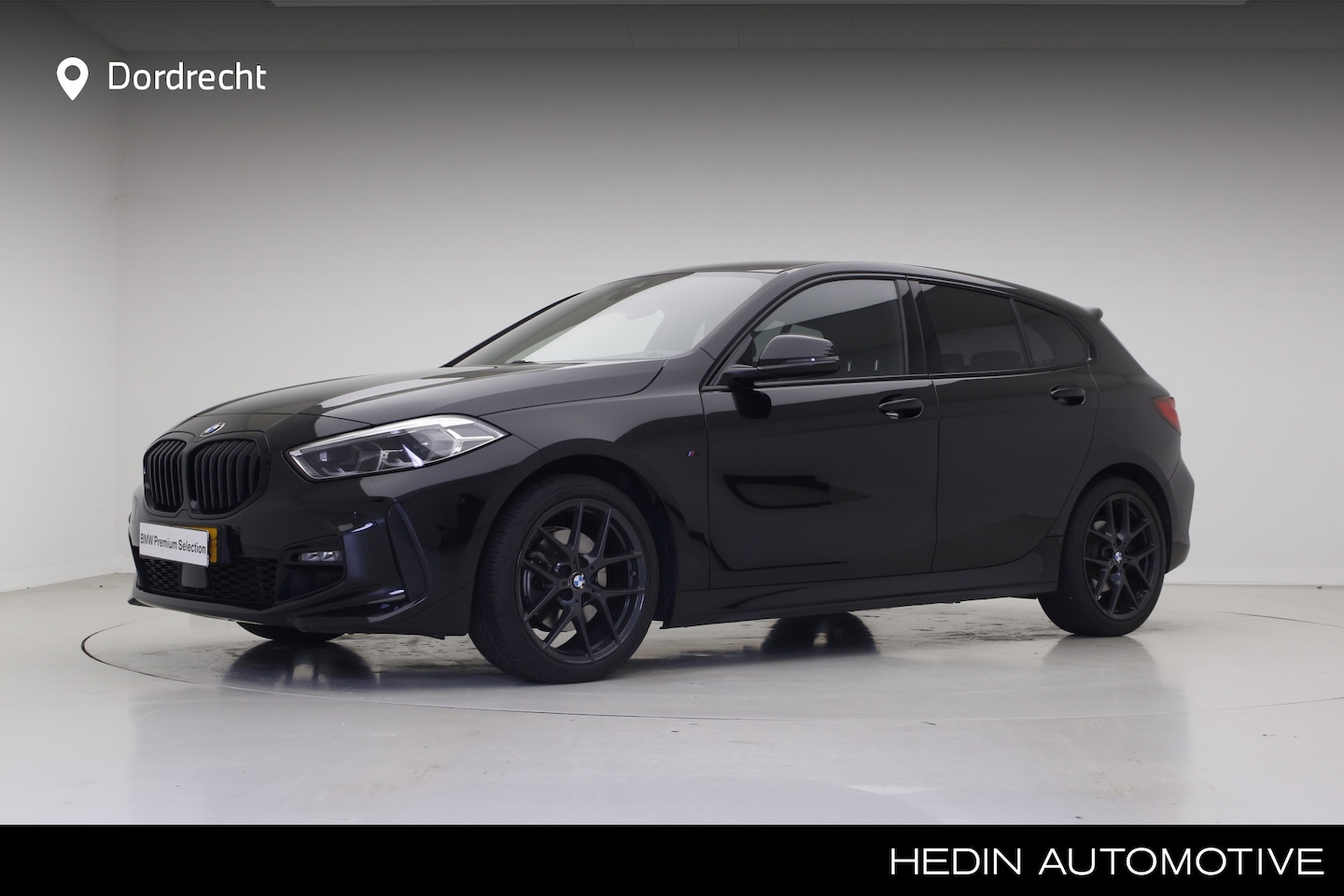 BMW 1-serie - 118i M-Sport | Hifi | Executive | 18" M-Performance | 2 jaar BMW Garantie | Privacy Glass - AutoWereld.nl