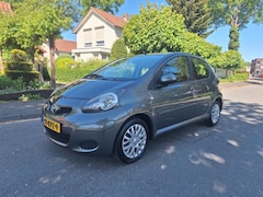 Toyota Aygo - 1.0-12V Aspiration Green|Airco|Lichtmetalen velgen