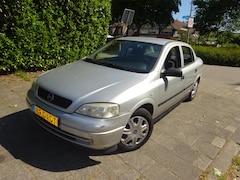 Opel Astra - 1.8-16V Club AUTOMAAT MET JAAR APK