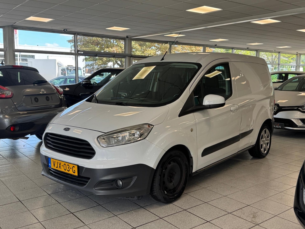 Ford Transit Courier - 1.6 TDCI Trend AIRCO BLUETOOTH - AutoWereld.nl