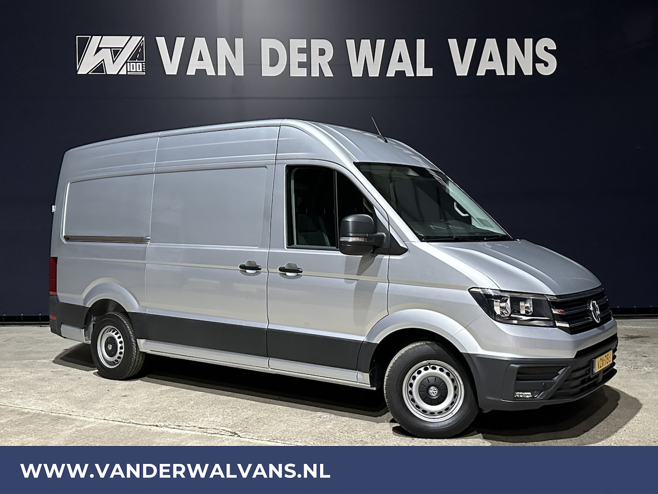 Volkswagen Crafter - 2.0 TDI 140 pk L3H3 L2H2 Euro6 ** Airco | 3000kg Trekvermogen | Cruisecontrol | Parkeersen - AutoWereld.nl