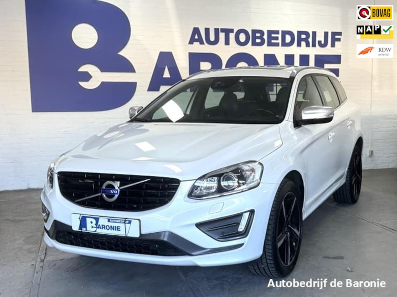 Volvo XC60 - 2.0 D4 FWD R-Design 2.0 D4 FWD R-Design, schuifdak, adaptive cruise - AutoWereld.nl