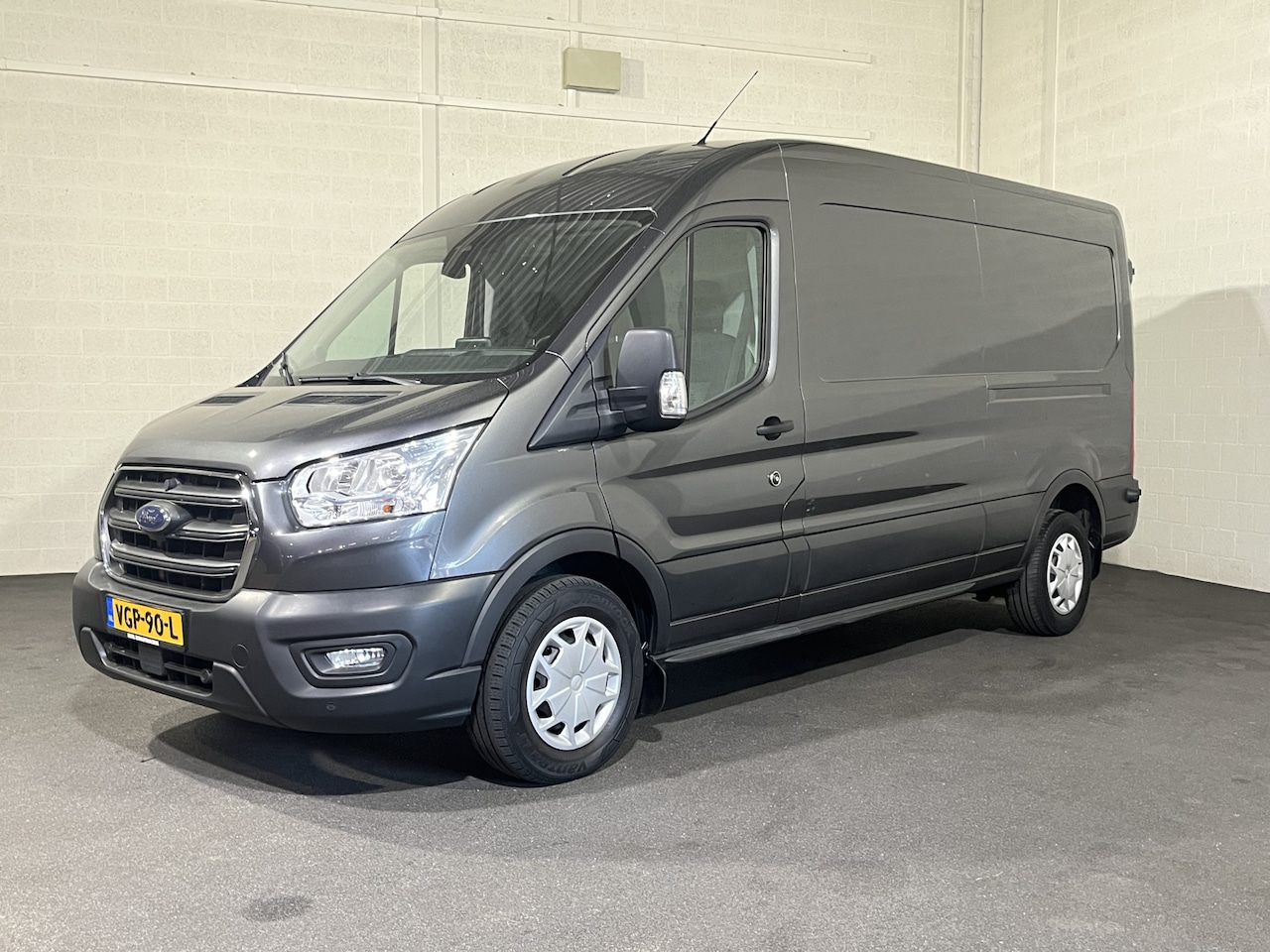 Ford Transit - 2.0 TDci L3 H2 Trend Automaat Airco Navigatie Camera Trekhaak - AutoWereld.nl