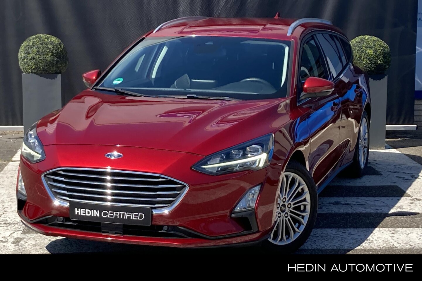 Ford Focus Wagon - 1.0 EcoBoost Titanium Business | Stoel, Stuur & Voorruitverwarming | AGR-Stoelen | LED Kop - AutoWereld.nl
