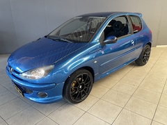Peugeot 206 - 1.6-16V XS lage prijs: Lichte gebruikssporen