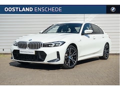 BMW 3-serie - 330e M Sport Automaat / Schuif-kanteldak / Sportstoelen / Comfort Access / Live Cockpit Pl