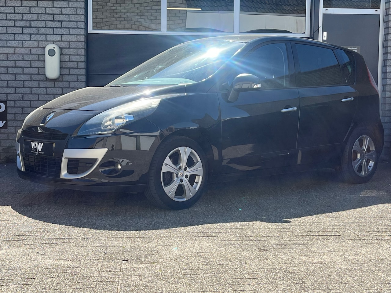 Renault Scénic - 2.0 Privilege AUTOMAAT Clima Trekhaak - AutoWereld.nl