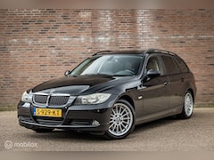 BMW 3-serie Touring - 318i | Pano dak | Parkeer sensoren