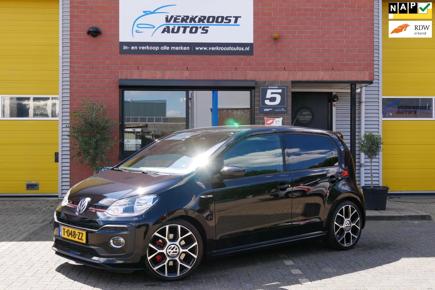 Volkswagen Up! - 1.0 TSI GTI bt audio. cruise. clima. stoelverwarming - AutoWereld.nl