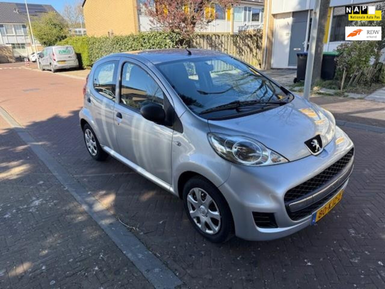 Peugeot 107 - Eerste eigenaar / 112.000 NAP / 5 deurs / Leuke auto - AutoWereld.nl