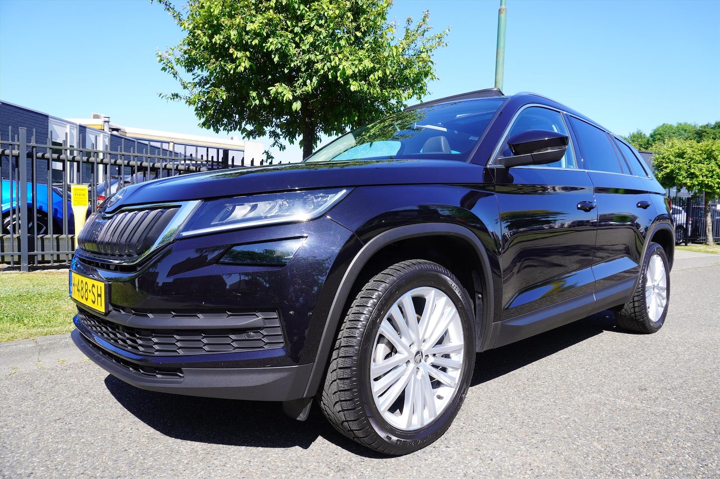 Skoda Kodiaq - 1.5 TSI 150pk DSG-7 7-Persoons Panoramadak Apple Carplay Limited Business Edition Trekhaak - AutoWereld.nl