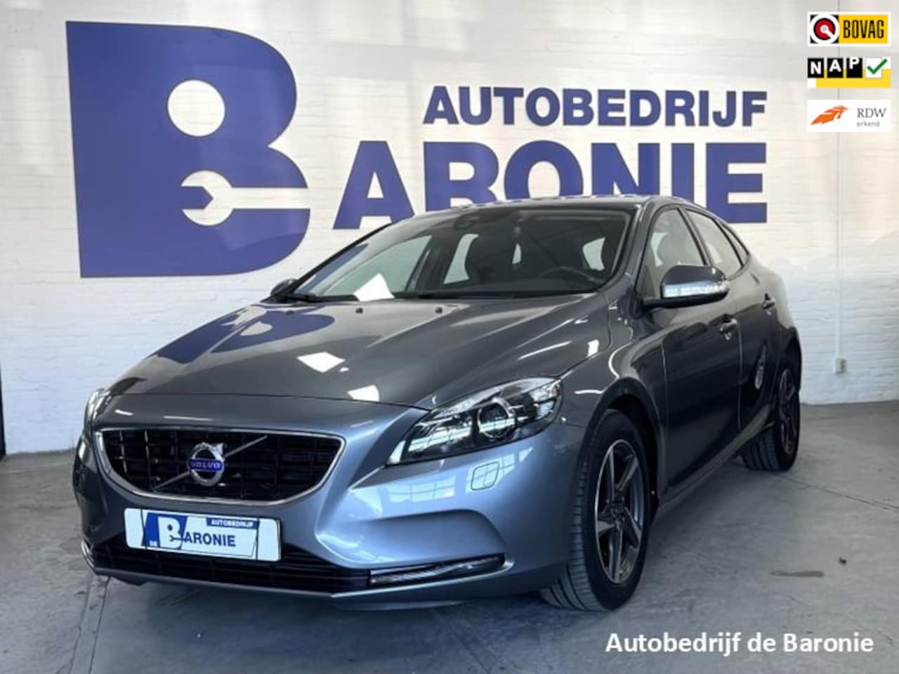 Volvo V40 - 1.6 T2 Summum 1.6 T2 Summum, dealer onderhouden - AutoWereld.nl