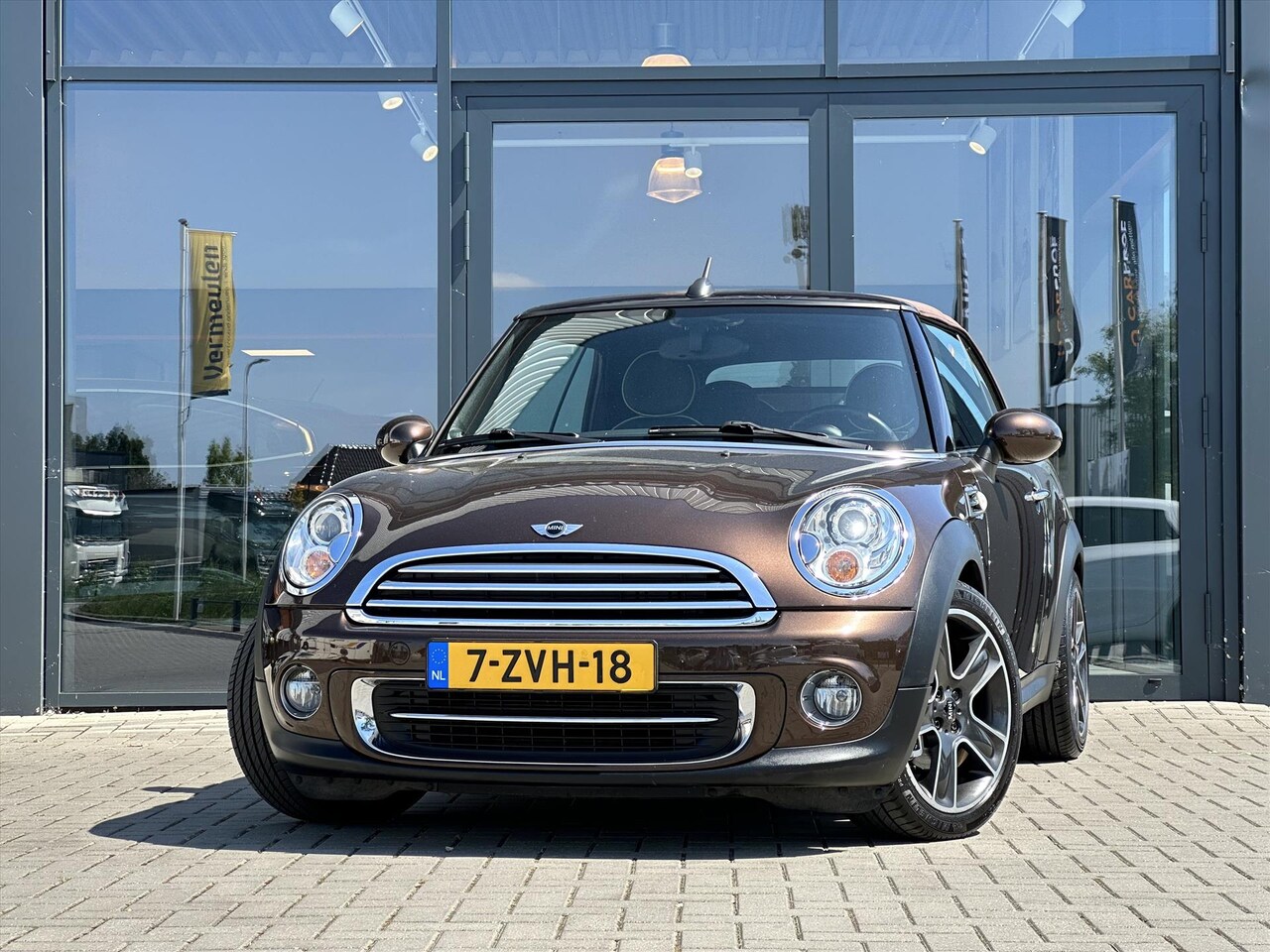 MINI Cabrio - Cooper 1.6 120pk Pepper | Leer | Stoelverw. | Harman Kardon | Xenon | PDC | Cruise Conct. - AutoWereld.nl