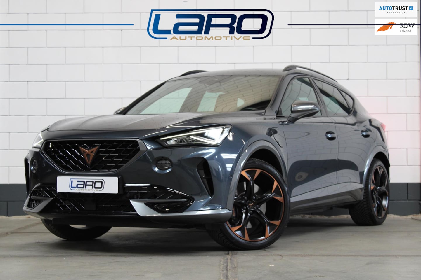 CUPRA Formentor - 1.4 e-Hybrid VZ Copper Edition 245pk | Camera ACC 19" Sfeer Winterpakket DCC CarPlay - AutoWereld.nl