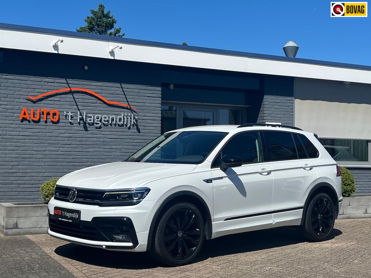 Volkswagen Tiguan - 1.5 TSI 150PK Highline R-line Black trekh virtual 20" - AutoWereld.nl
