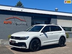 Volkswagen Tiguan - 1.5 TSI 150PK Highline R-line Black trekh virtual 20"