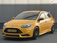Ford Focus - 2.0 EcoBoost ST-3 300 PK MOUNTUNE RS