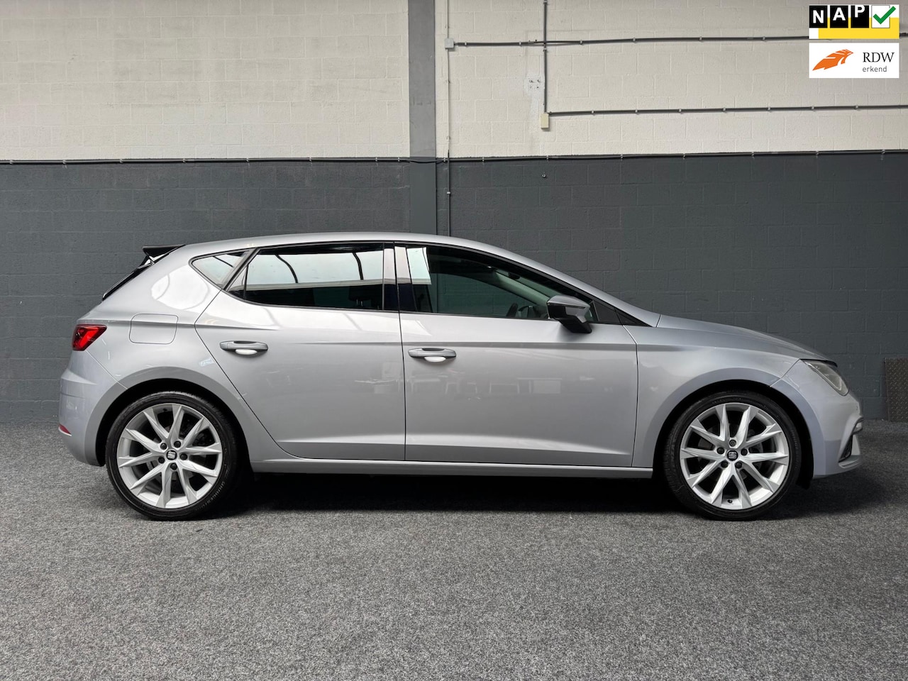 Seat Leon - 1.5 TSI FR 1.5 TSI FR, Pano, Beats, Virtual - AutoWereld.nl