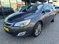 Opel Astra Sports Tourer - 1.4 Turbo Cosmo / Navi / Leder / Stoelverw
