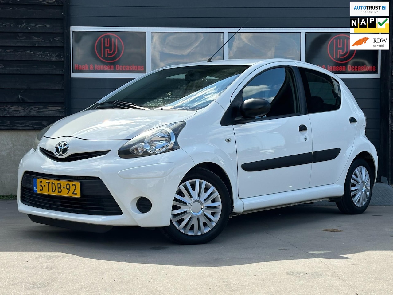 Toyota Aygo - 1.0 VVT-i Now Airco E-Ramen Lage NAP Km! - AutoWereld.nl