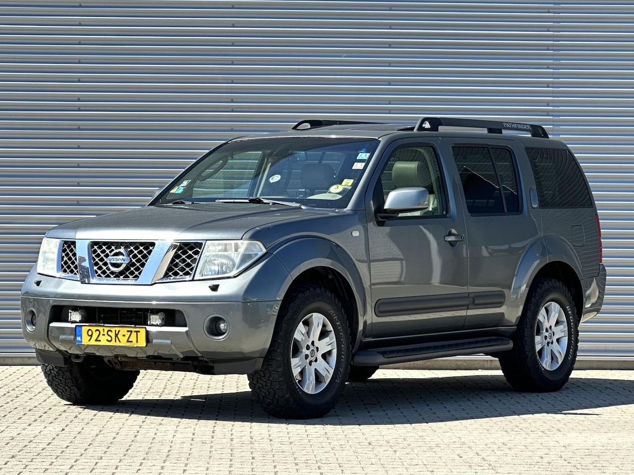 Nissan Pathfinder - 2.5 dCi LE Premium IT 2.5 dCi LE Premium IT 7 zits - AutoWereld.nl