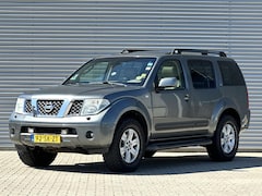 Nissan Pathfinder - 2.5 dCi LE Premium IT 7 zits
