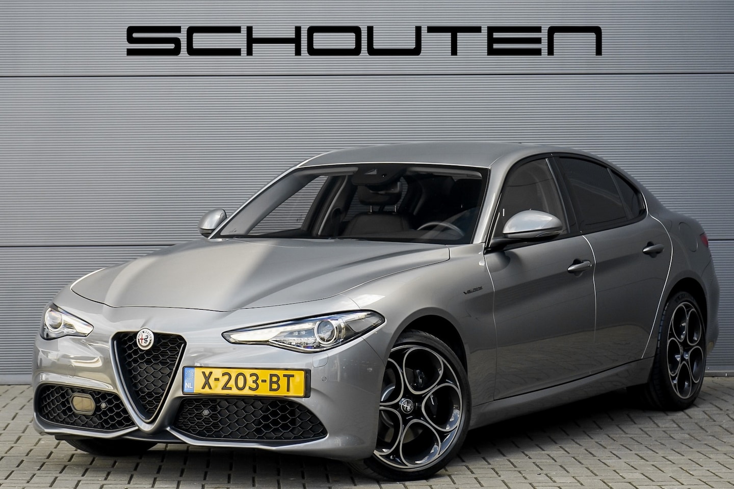 Alfa Romeo Giulia - 2.0 T Veloce AWD Facelift CarPlay Leder 19" - AutoWereld.nl