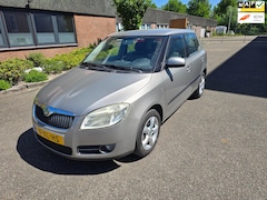 Skoda Fabia - 1.4-16V Ambiente Airco Boekjes Nap
