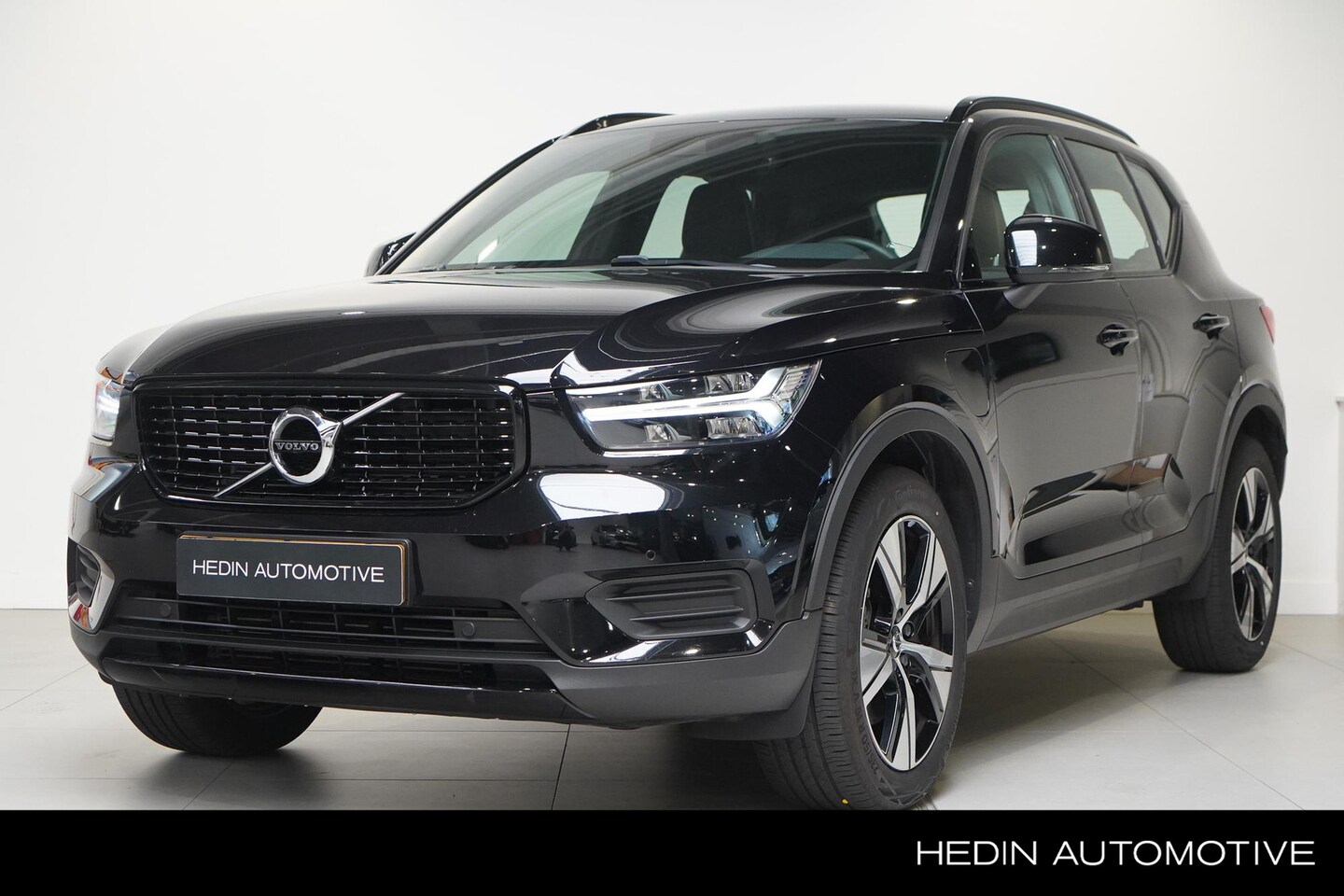 Volvo XC40 - T4 Plug In Hybride R-Design 211pk Automaat| Stoelverwarming | Stuurverwarming | Apple Carp - AutoWereld.nl