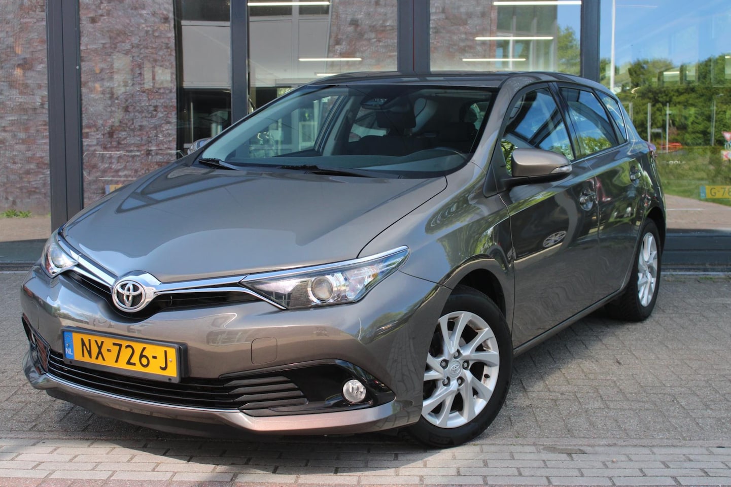 Toyota Auris - 1.2T Aspiration | Camera | Cruise Control | Telefoonvoorbereiding | - AutoWereld.nl