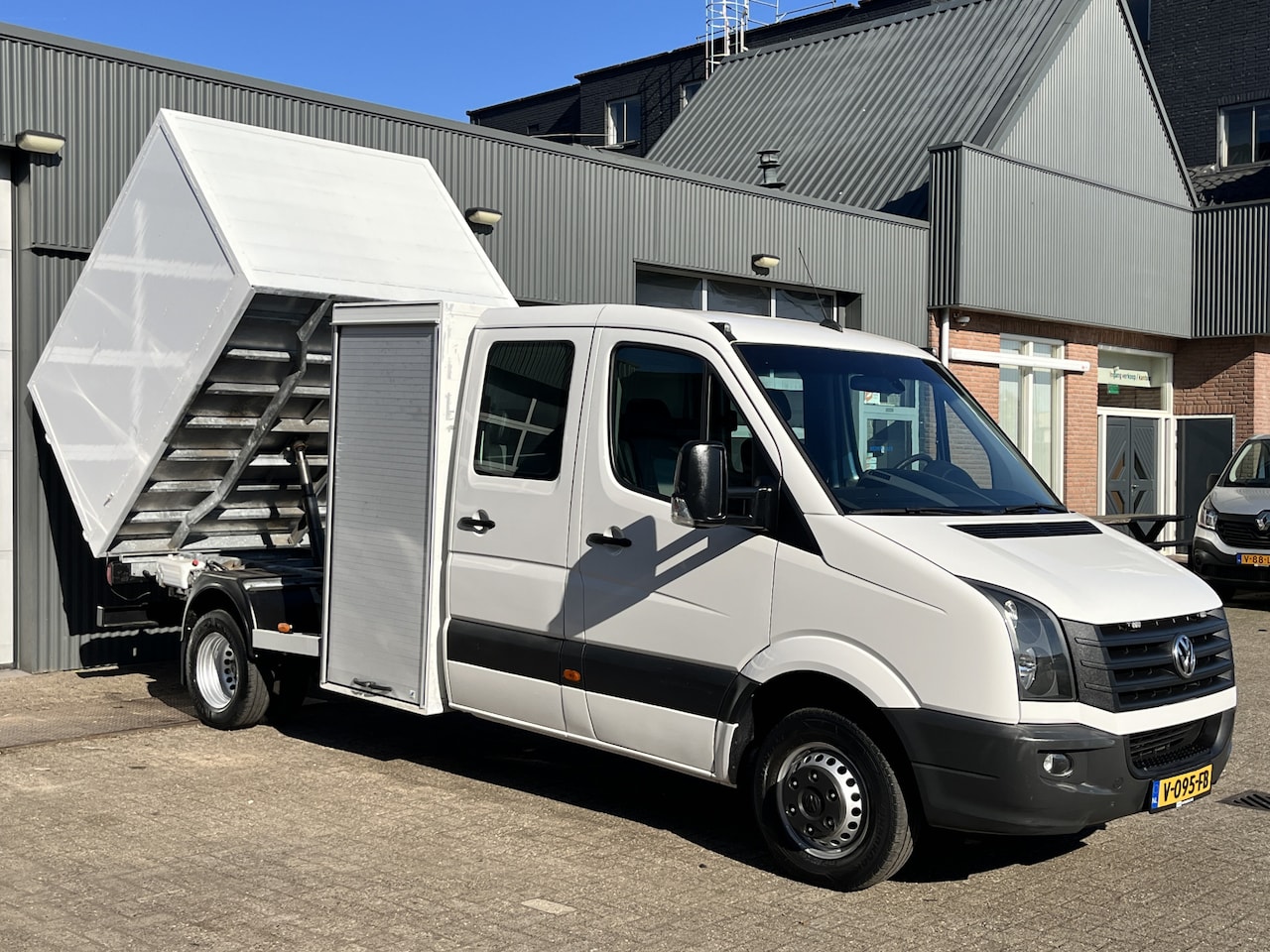 Volkswagen Crafter - 50 2.0 TDI DC 164PK Kipper Airco Cruise controle Navigatiesysteem Trekhaak 3500kg Houtsnip - AutoWereld.nl