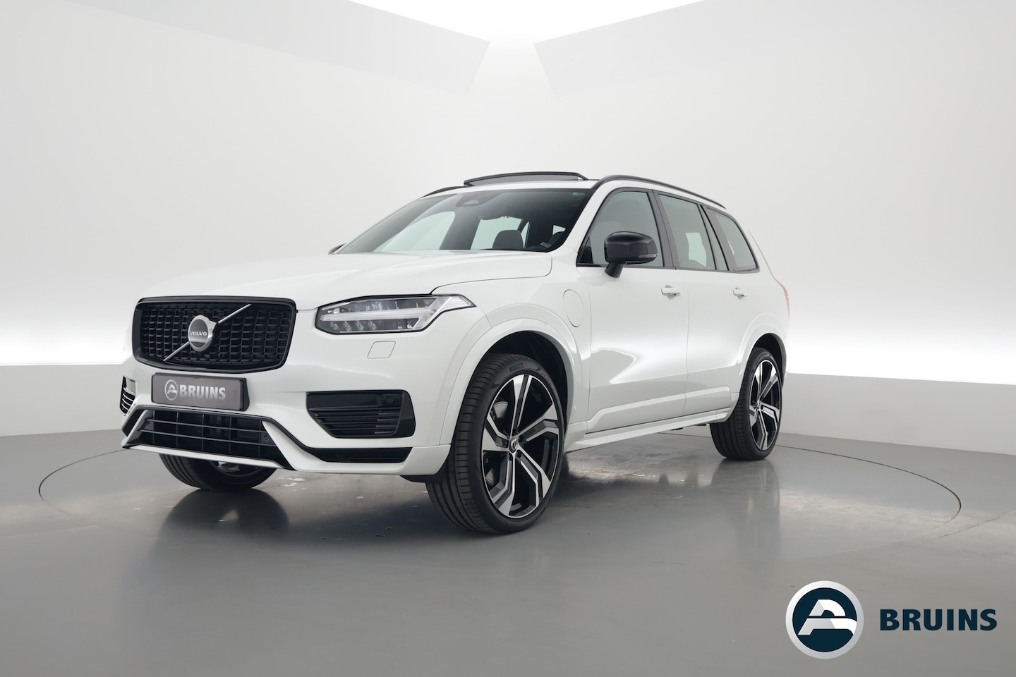 Volvo XC90 - 2.0 T8 Recharge AWD Ultra Dark | Tailored Wool | Pano | Head-up | Trekhaak | 22 inch | - AutoWereld.nl