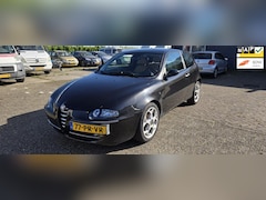 Alfa Romeo 147 - 1.6 T.Spark Veloce Lusso Rijd en schakelt goed