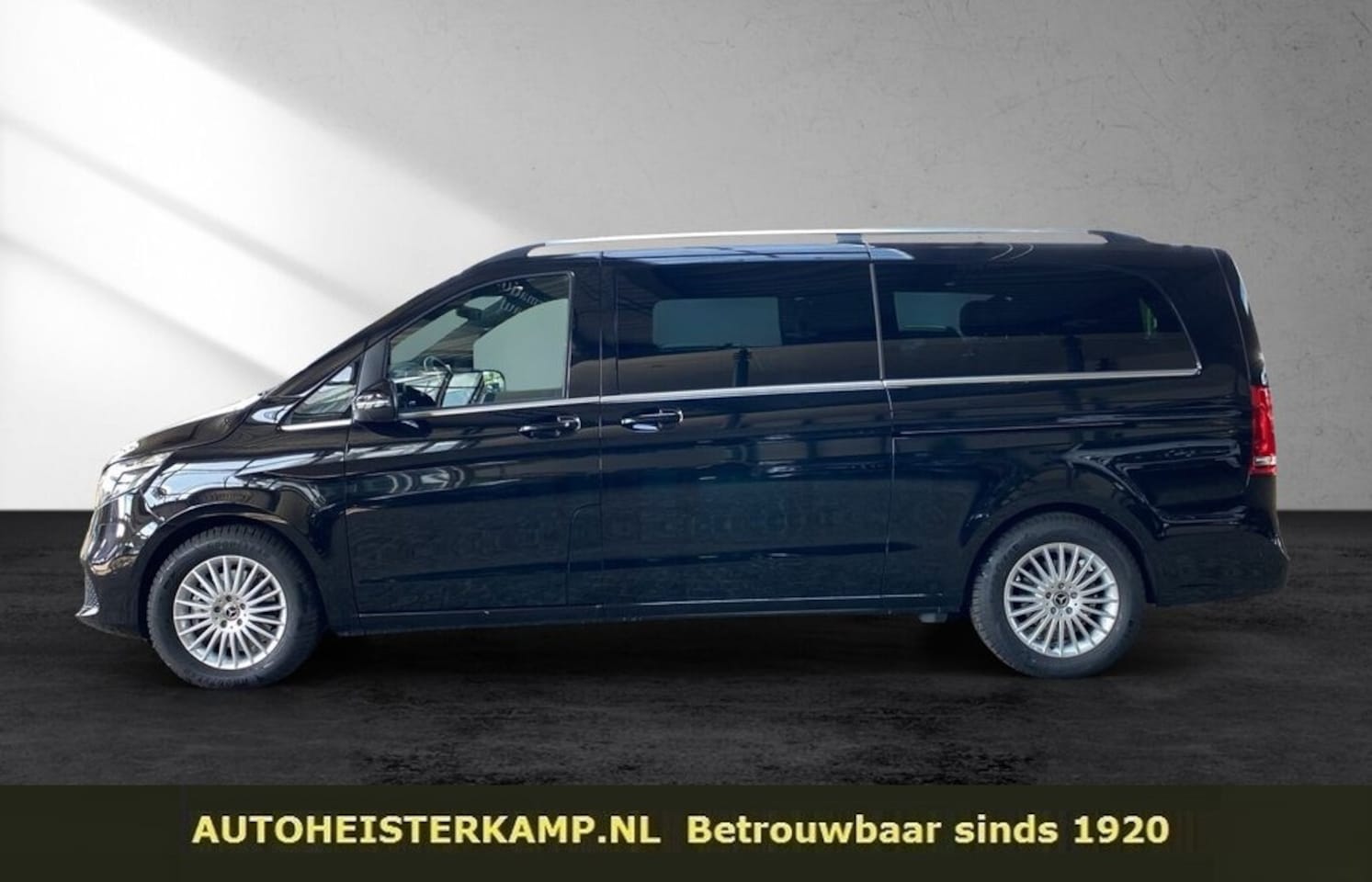 Mercedes-Benz EQV - EQV 300 L3 Avantgarde 90 kWh 8-zitter Distronic 360 Camera EL. Schuifdeuren - AutoWereld.nl