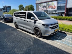 Volkswagen Transporter - 2.0 TDI L2H1 30 Bulli 150 pk Automaat , zwarte velgen 19 inch , achterspoiler , side bars