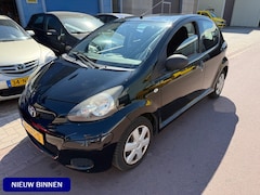 Toyota Aygo - 1.0-12V Access met airco en NAP 109.759km Basis uitvoering. APK januari 2026