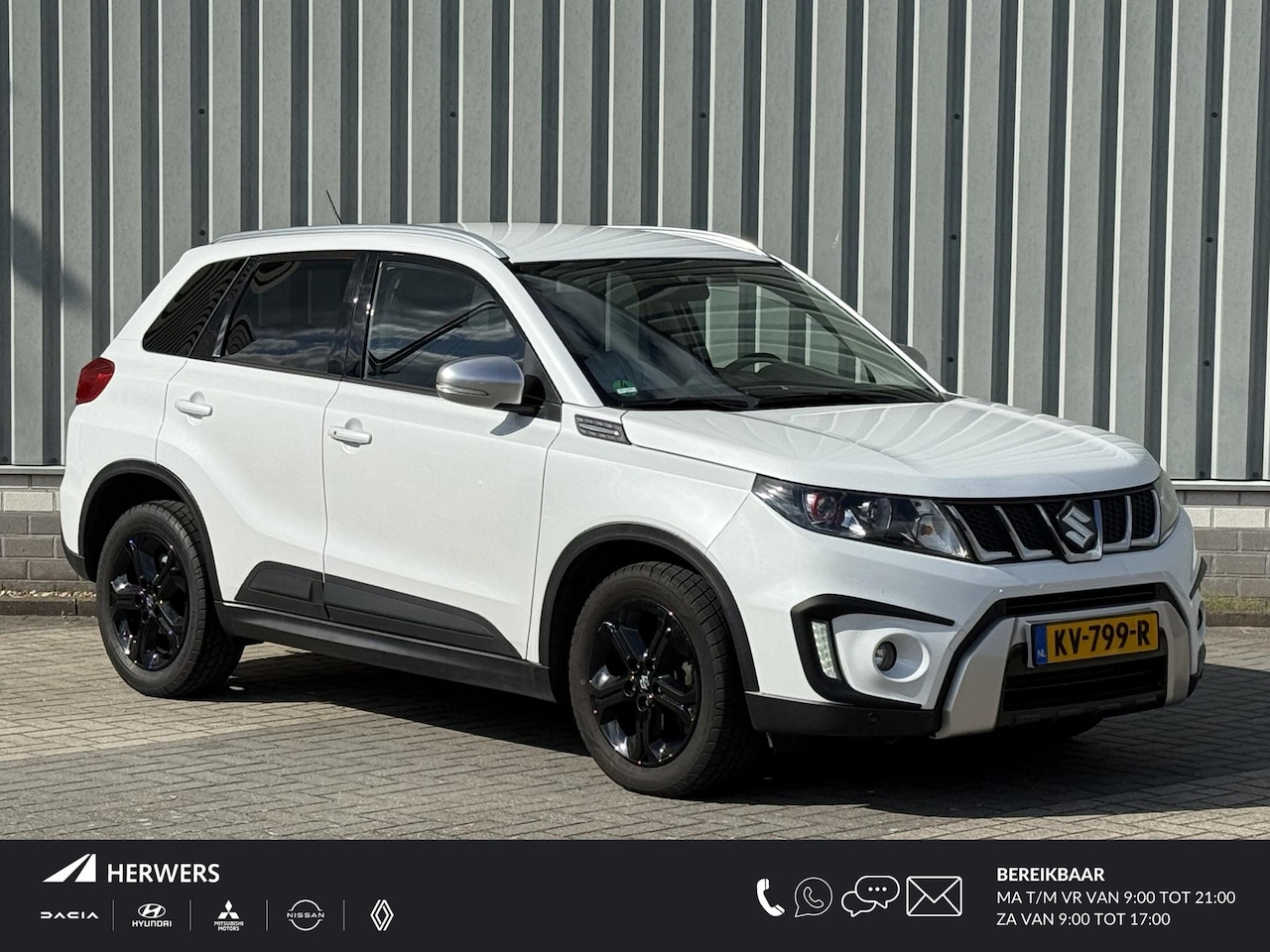 Suzuki Vitara - 1.4 S / All season banden / Trekhaak / Keyless / Achteruitrijcamera / Navigatie / Stoelver - AutoWereld.nl