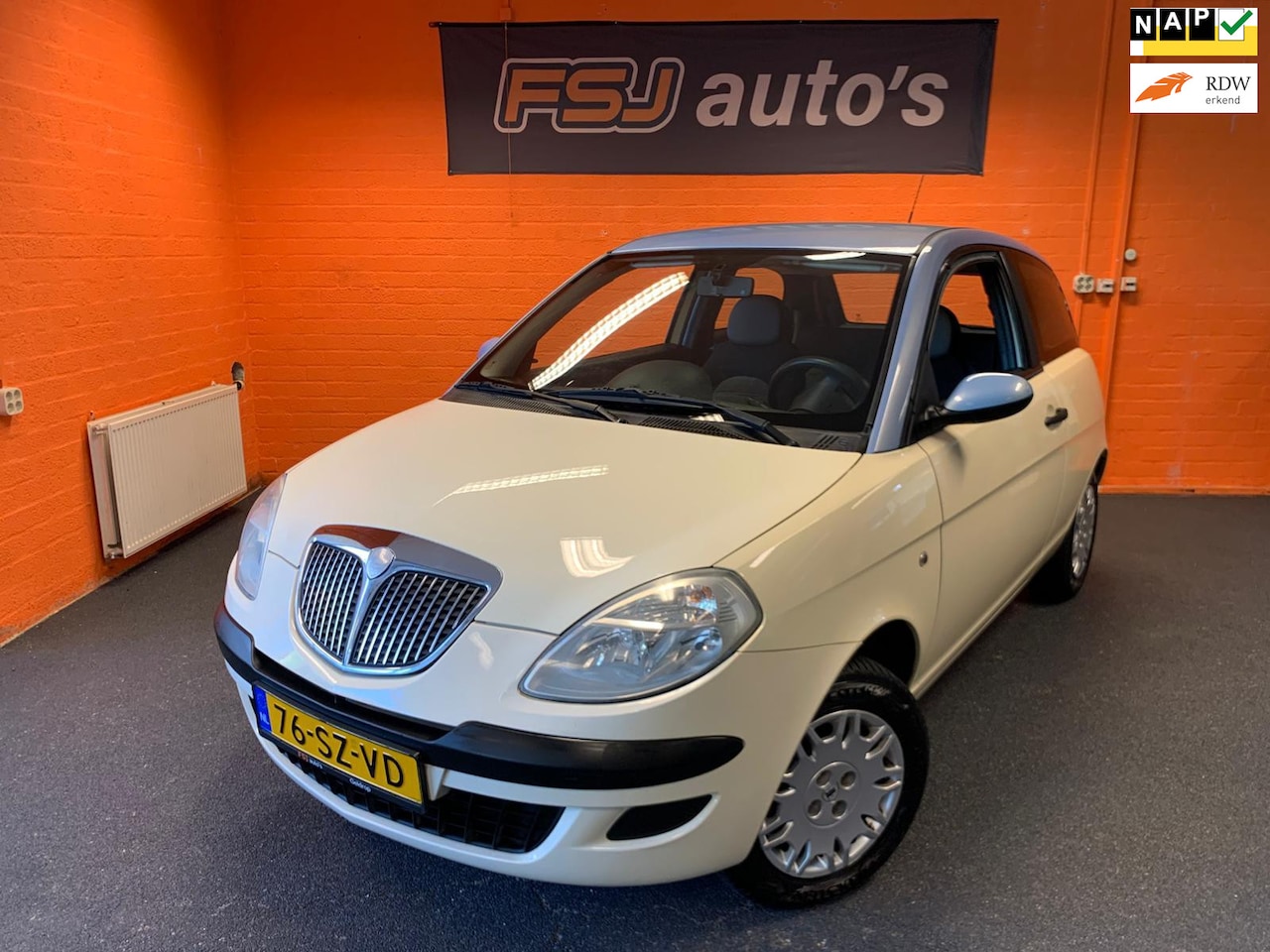 Lancia Y(psilon) - Ypsilon 1.2 Bi-Colore / Airco / NAP / APK tot 25-04-2026 - AutoWereld.nl