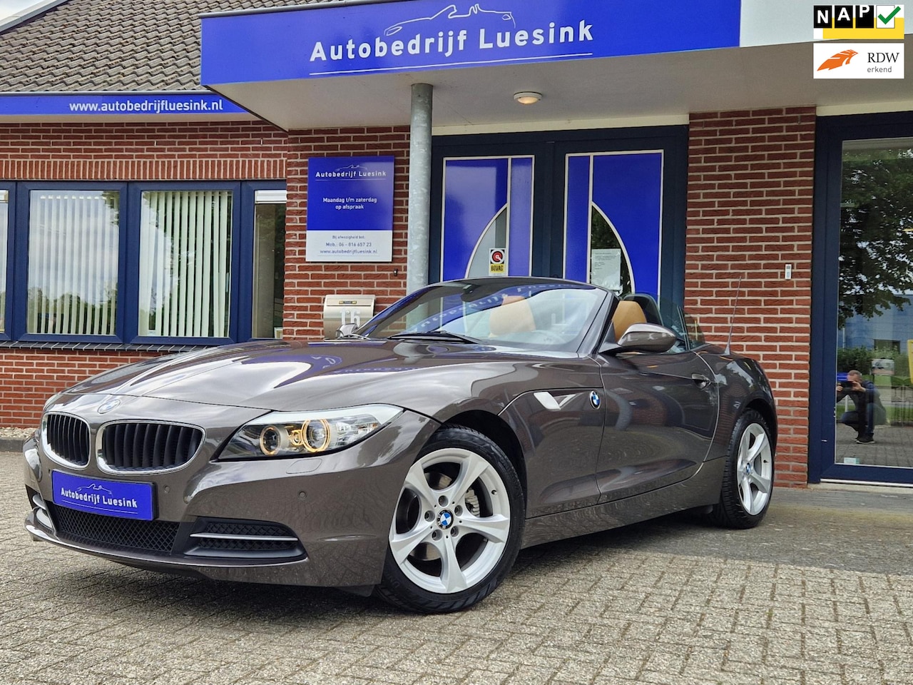 BMW Z4 Roadster - SDrive23i Executive Navigatie Bluetooth Comfortstoelen Cruise Control Alarm III PDC Voor + - AutoWereld.nl