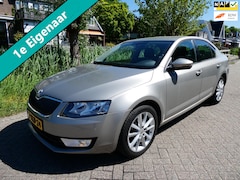 Skoda Octavia - 1.4 TSI 140pk 1e eigenaar Automaat Clima Navi Trekhaak 1500kg