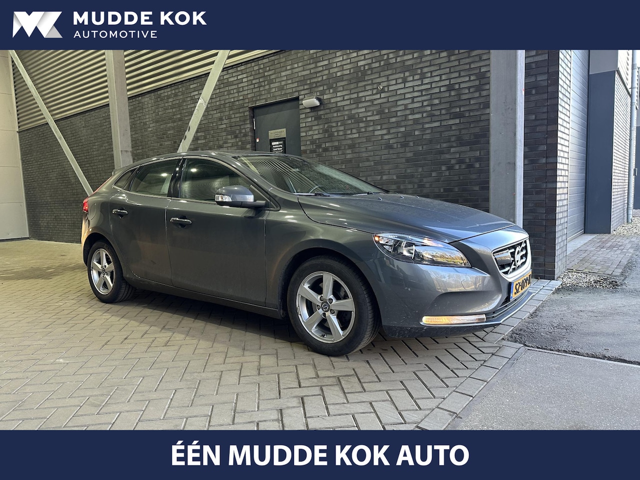 Volvo V40 - T4 | Automaat | Camera | Lane Assist | Cruise Control | Navigatie | PDC Achter - AutoWereld.nl