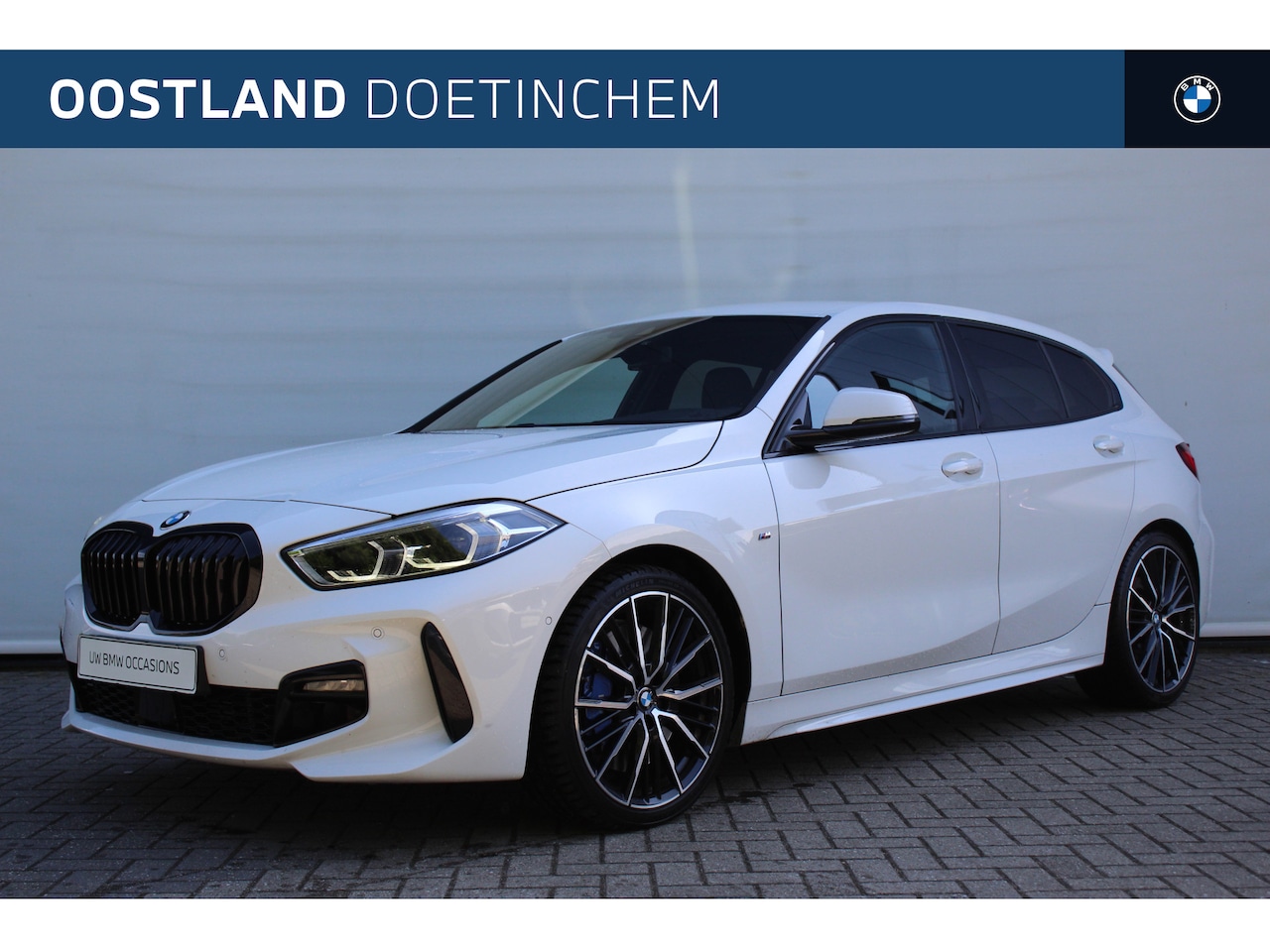 BMW 1-serie - 118i Executive M Sport Automaat / Sportstoelen / LED / M Sportonderstel / Parking Assistan - AutoWereld.nl