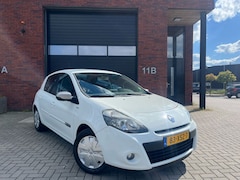 Renault Clio - 1.5 dCi Night & Day Navi|Leer|Clima 2012