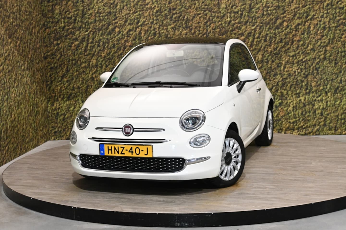 Fiat 500 - 1.2 Lounge | PDC | Airco | Groot scherm - AutoWereld.nl