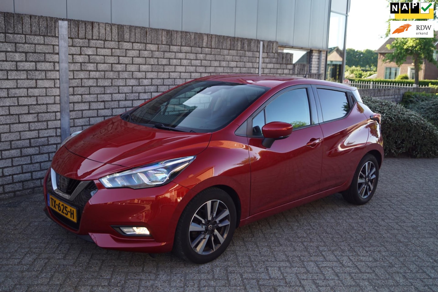 Nissan Micra - 0.9 IG-T N-Connecta 5 Deurs Navi Clima Apple Carplay Keylles Entry Cruise Sportst PDC Rijb - AutoWereld.nl