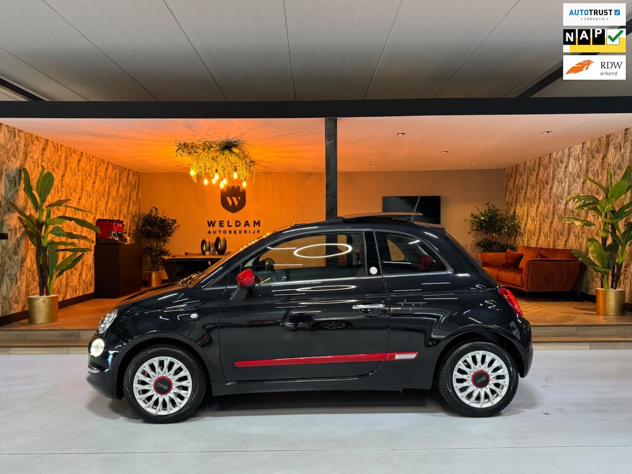 Fiat 500 - 1.2 Lounge Garantie Panoramadak Uconnect Bluetooth LED Rijklaar - AutoWereld.nl