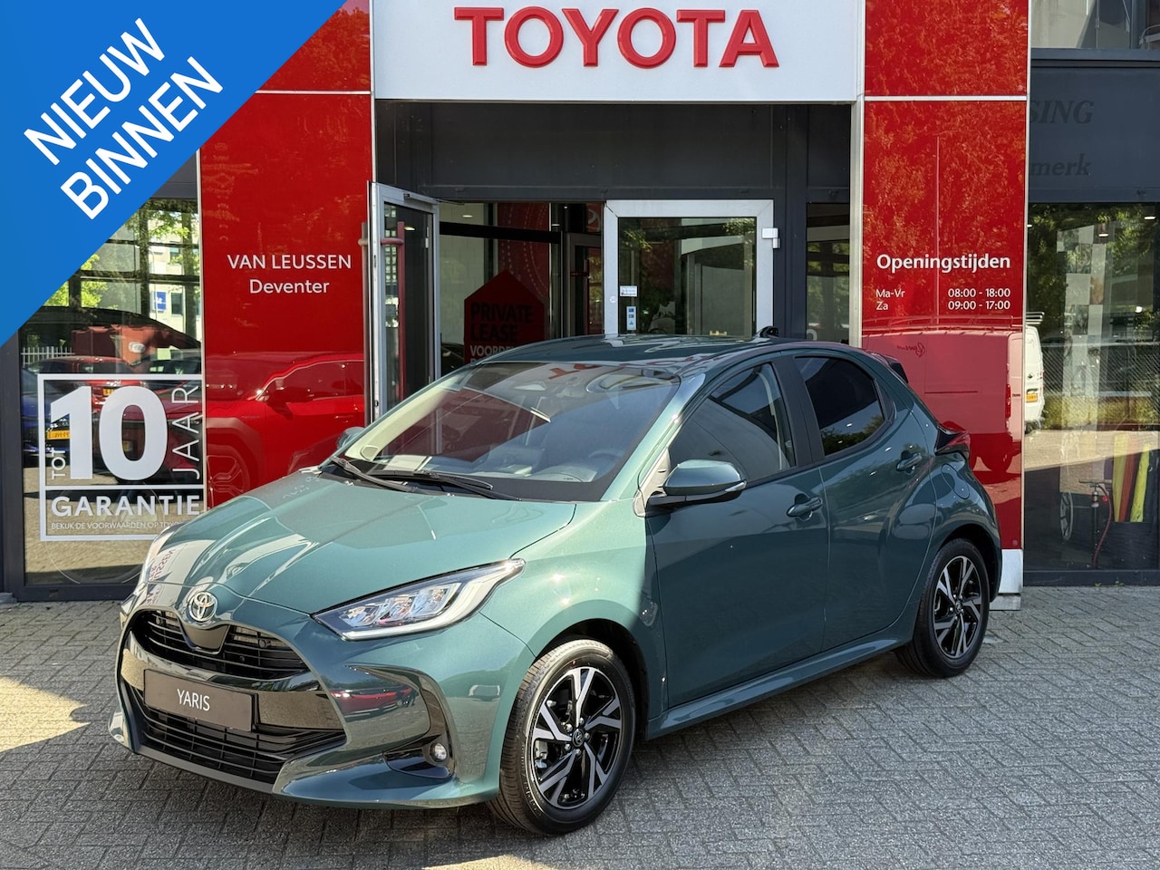 Toyota Yaris - 1.5 Hybrid 115 Dynamic COMFORT PACK KEYLESS BLIND SPOT LM NAVI LED NIEUW UIT VOORRAAD LEVE - AutoWereld.nl