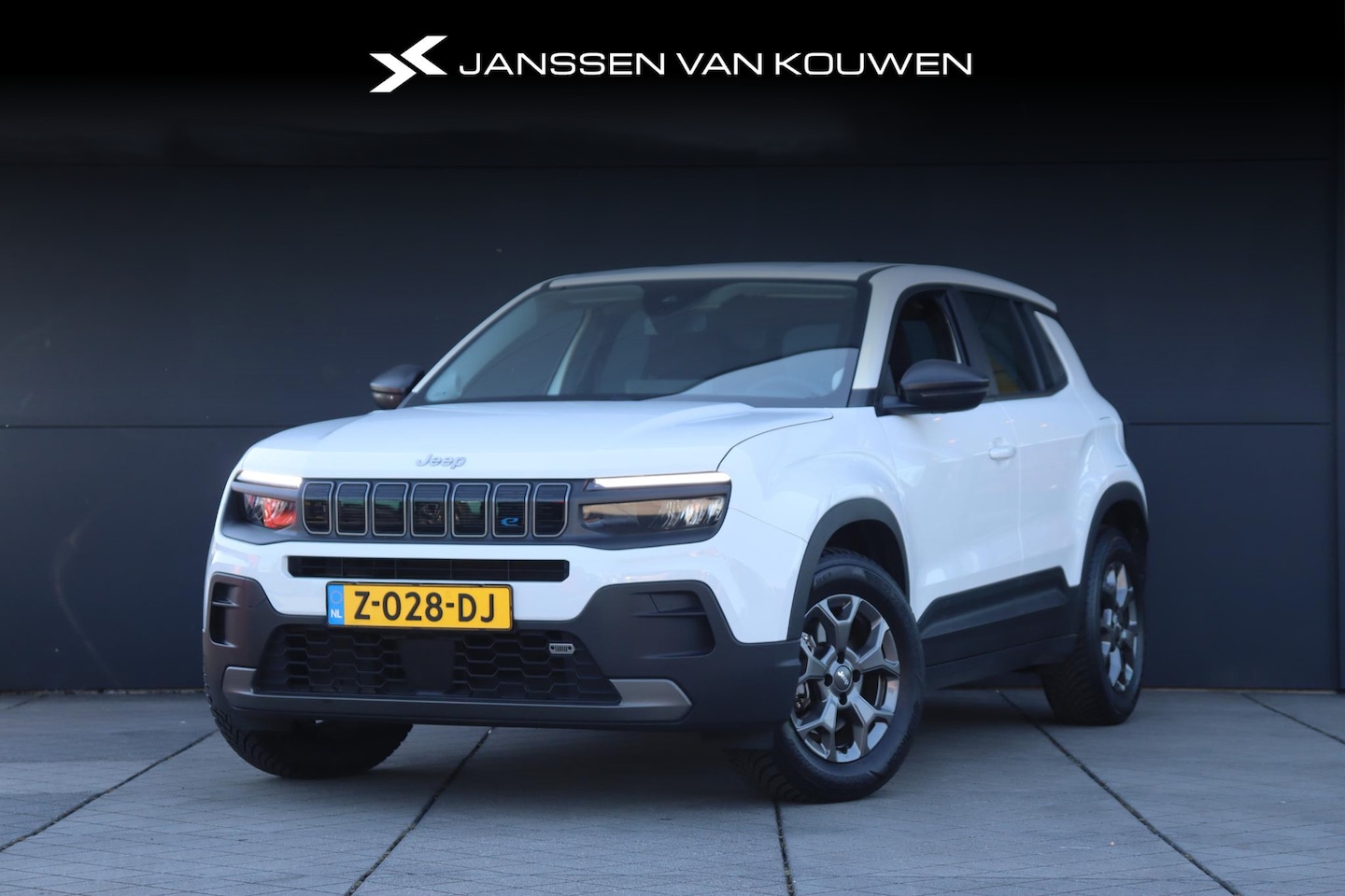 Jeep Avenger - Longitude 54 kWh / Stoelverwarming / Navigatie / Apple Carplay - AutoWereld.nl