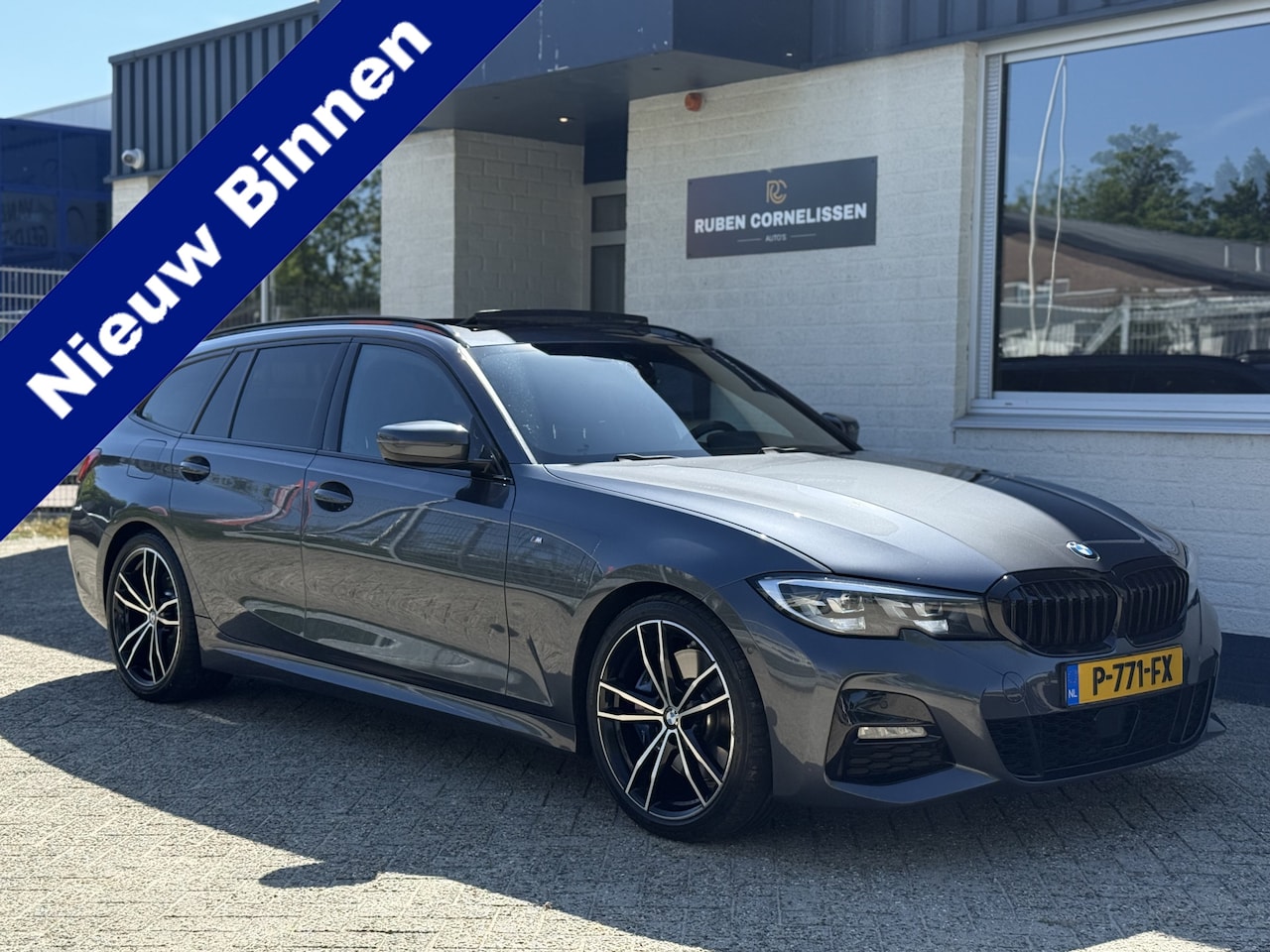 BMW 3-serie Touring - 330i High Executive | M-Sport | TREKHAAK | PANO | ACC | CAMERA - AutoWereld.nl