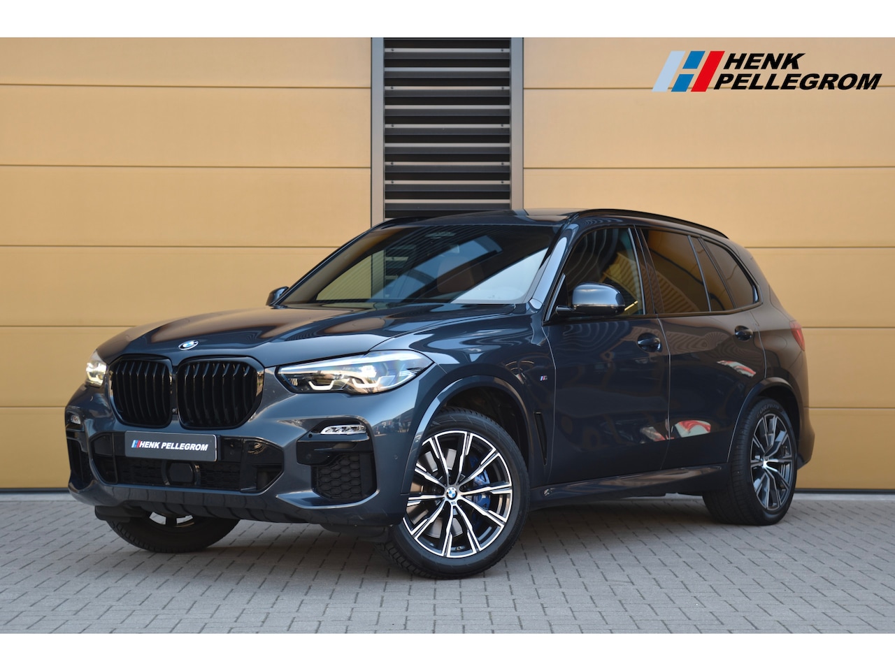 BMW X5 - xDrive40i High Executive * M Sportpakket * Trekhaak * Comfortstoelen * Panoramadak * Head- - AutoWereld.nl